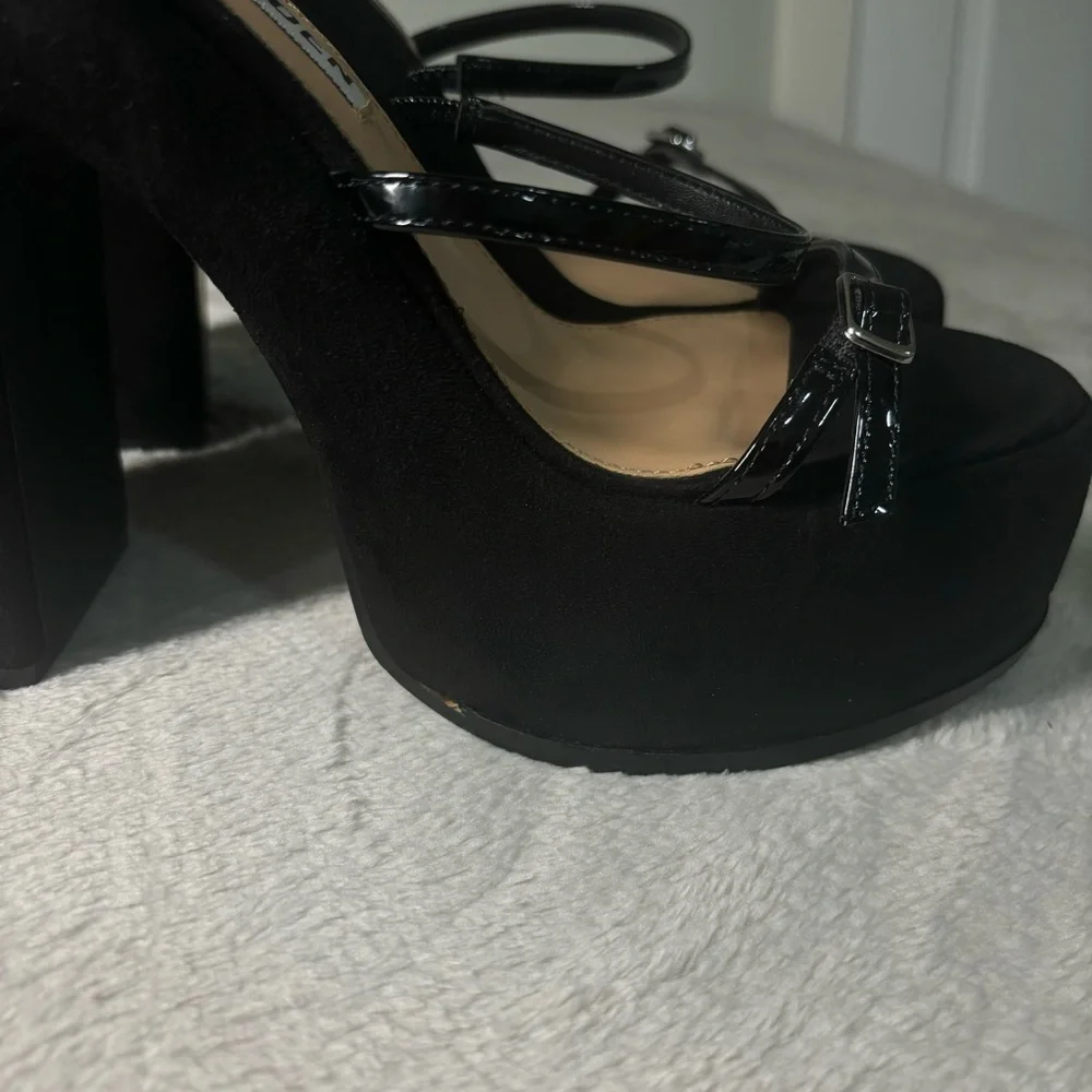 Steve Madden chunky platform